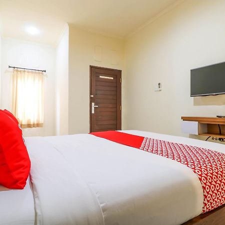 Oyo 2178 Merthan House Семиняк Екстериор снимка