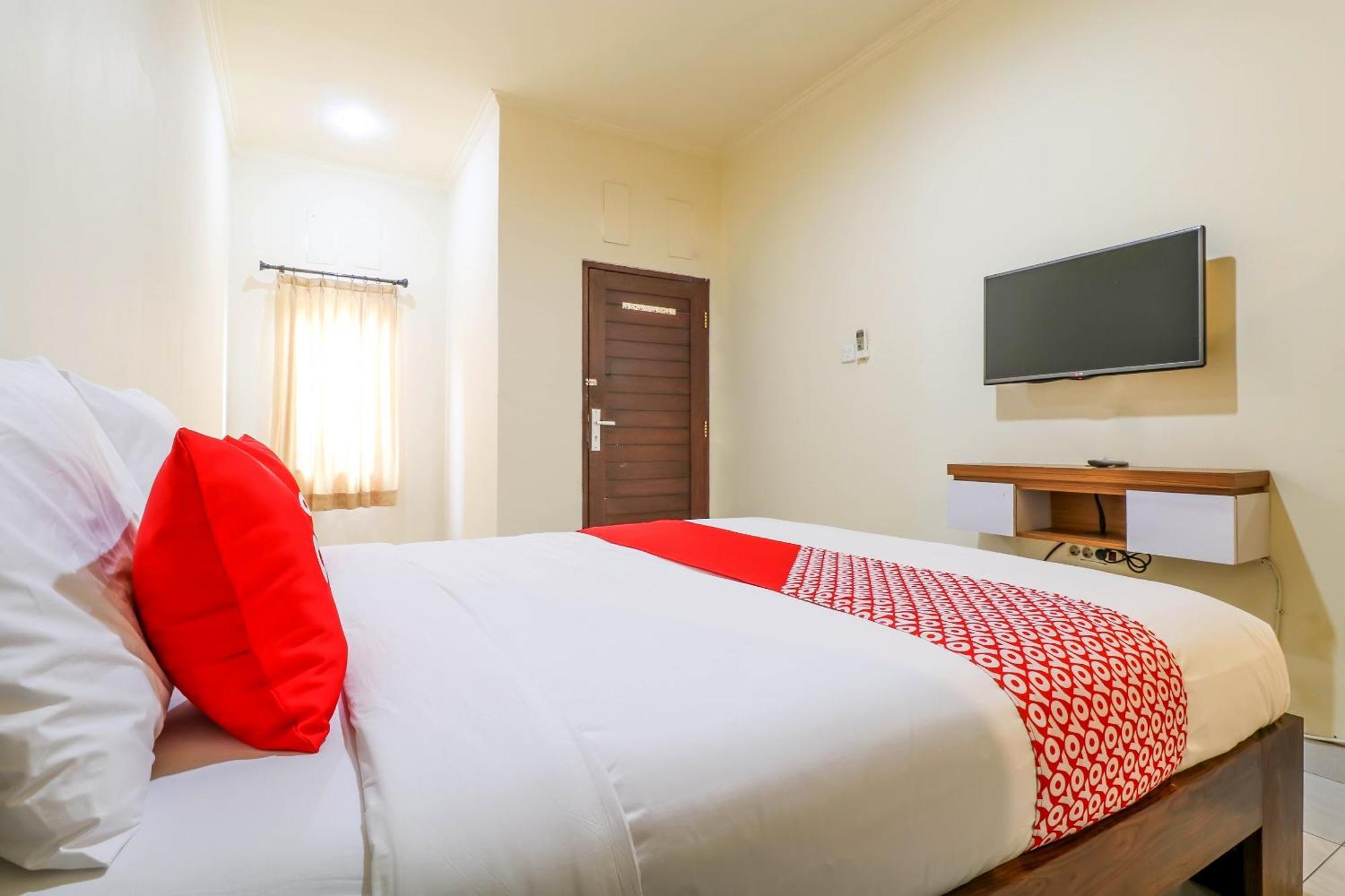 Oyo 2178 Merthan House Семиняк Екстериор снимка